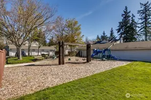 23315 Cedar Way, Mountlake Terrace, WA 98043 - Photo 18