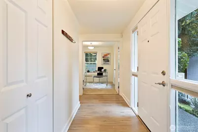 10025 NE 129th Place, Kirkland, WA 98034 - Photo 2