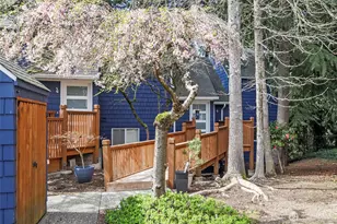 9165 45th Ave SW, Seattle, WA 98136 - Photo 2