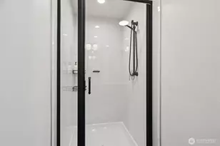 71 W Dravus St, Seattle, WA 98119 - Photo 22