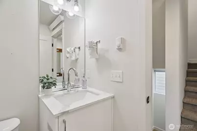 71 W Dravus Street, Seattle, WA 98119 - Photo 14