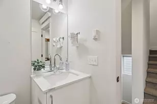 71 W Dravus St, Seattle, WA 98119 - Photo 14