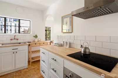 1106 NE 42nd #19, Seattle, WA 98105 - Photo 14