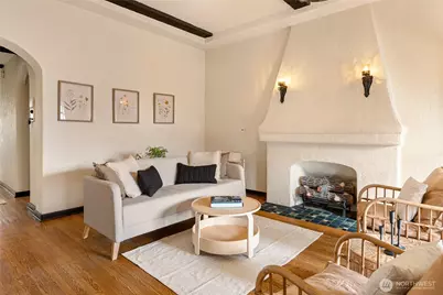 1106 NE 42nd #19, Seattle, WA 98105 - Photo 2