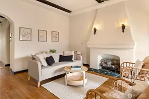 1106 NE 42nd, Seattle, WA 98105 - Photo 2