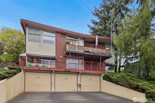 3041 24th Ave W, Seattle, WA 98199 - Photo 2