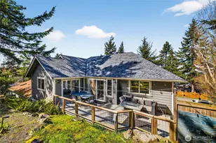 3515 W 7th Pl, Anacortes, WA 98221 - Photo 2