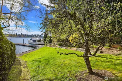 2047 Killarney Way, Bellevue, WA 98004 - Photo 36