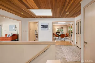 2047 Killarney Way, Bellevue, WA 98004 - Photo 10