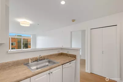 2415 2nd Avenue #750, Seattle, WA 98121 - Photo 10