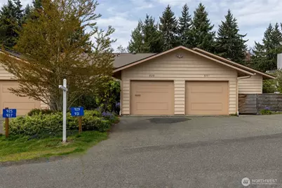 929 Blue Heron Avenue NE #3, Bainbridge Island, WA 98110 - Photo 2