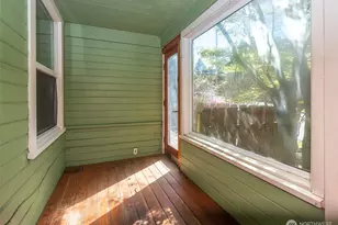 2214 N 60th St, Seattle, WA 98103 - Photo 6