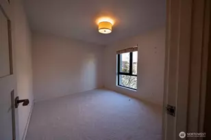 7 Highland Dr, Seattle, WA 98109 - Photo 10