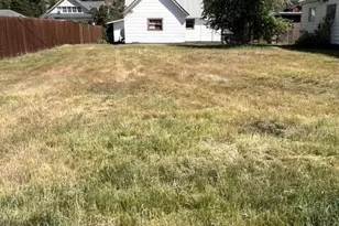 305 E 2nd St, Cle Elum, WA 98922 - Photo 4