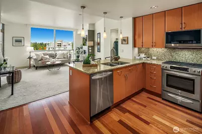 10610 NE 9th Place #1206, Bellevue, WA 98004 - Photo 4