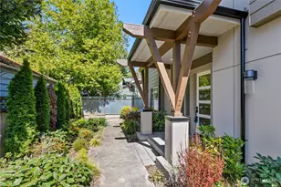 10546 20th Ave NE, Seattle, WA 98125 - Photo 2