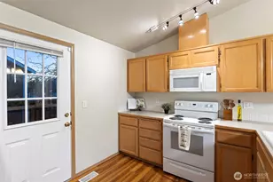 17512 17th Ave E, Spanaway, WA 98387 - Photo 10