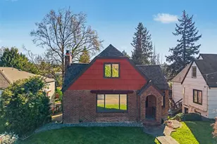 7318 20th Ave NE, Seattle, WA 98115 - Photo 2