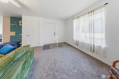6505 Stewart Avenue E, Puyallup, WA 98371 - Photo 10