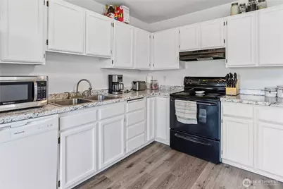 6505 Stewart Avenue E, Puyallup, WA 98371 - Photo 4