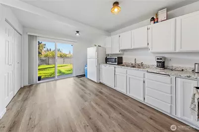 6505 Stewart Avenue E, Puyallup, WA 98371 - Photo 4