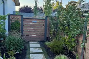 1819 7th St W, Kirkland, WA 98033 - Photo 14