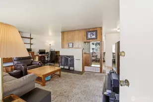 1305 N 171st St, Shoreline, WA 98133 - Photo 2