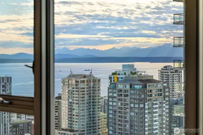 588 Bell Street #3002S, Seattle, WA 98121 - Photo 12
