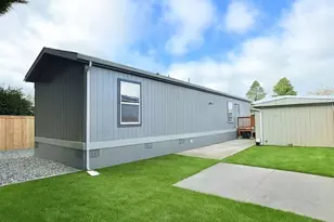 2322 Tacoma Rd E, Puyallup, WA 98371 - Photo 12