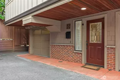 924 2nd Avenue W, Seattle, WA 98119 - Photo 2