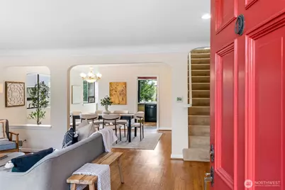 555 Galer Street, Seattle, WA 98109 - Photo 2