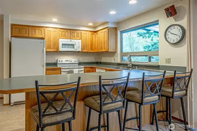 1808 Riverview Drive NE, Auburn, WA 98002 - Photo 8