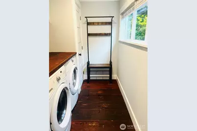 172 Grow Avenue NW, Bainbridge Island, WA 98110 - Photo 8