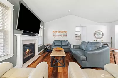 9069 Eagle Point Loop Road SE, Lakewood, WA 98498 - Photo 14