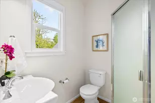 1322 NE 70th St, Seattle, WA 98115 - Photo 14