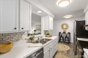 17110 NE 45th St, Redmond, WA 98052 - Photo 16