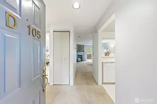 12720 NE 10th Pl, Bellevue, WA 98005 - Photo 2