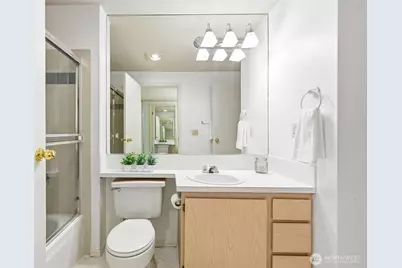 12720 NE 10th Place #D105, Bellevue, WA 98005 - Photo 8