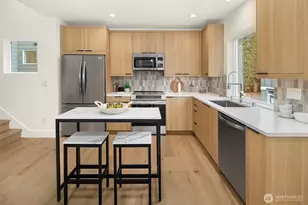 537 B N 70th St, Seattle, WA 98103 - Photo 8