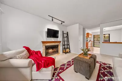 9918 NE 144th Lane #406, Kirkland, WA 98034 - Photo 2