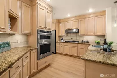 8850 Redmond Woodinville Road NE #304, Redmond, WA 98052 - Photo 12
