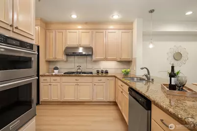 8850 Redmond Woodinville Road NE #304, Redmond, WA 98052 - Photo 8