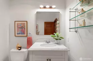 201 Galer St, Seattle, WA 98109 - Photo 26