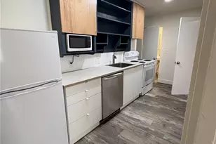 2110 NE 85th St, Seattle, WA 98115 - Photo 12