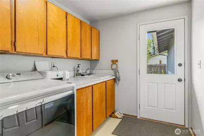 8620 Bender Road, Lynden, WA 98264 - Photo 16