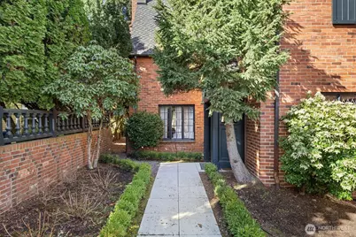 2025 Parkside Drive E, Seattle, WA 98112 - Photo 2