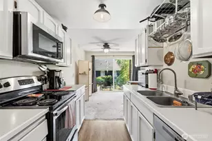 17430 Ambaum Blvd S, Seattle, WA 98148 - Photo 10