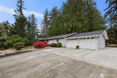 90 E Lakeland Way, Allyn, WA 98524 - Photo 2