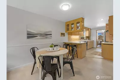 19201 51st Avenue NE, Lake Forest Park, WA 98155 - Photo 12