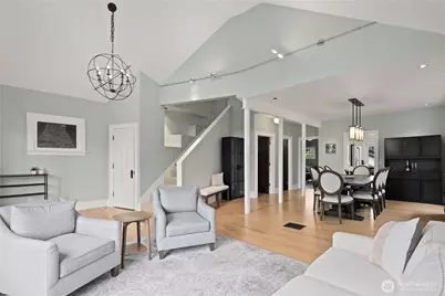 4306 Burke Avenue N, Seattle, WA 98103 - Photo 6